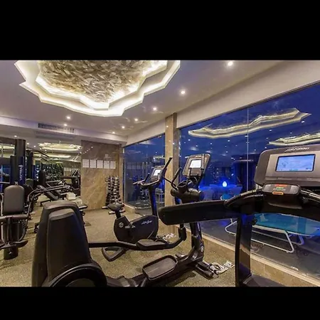 Centara Avenue Residences *