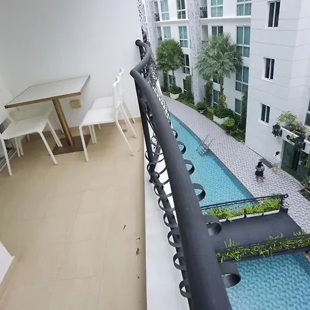 1b Olympus City Garden Apartment *