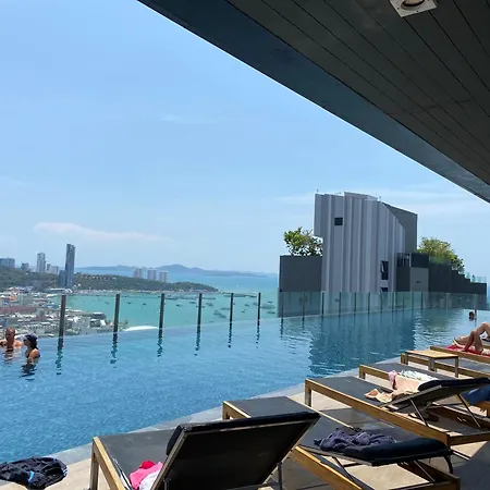 The Base In อพาร์ตโฮเทล Pattaya