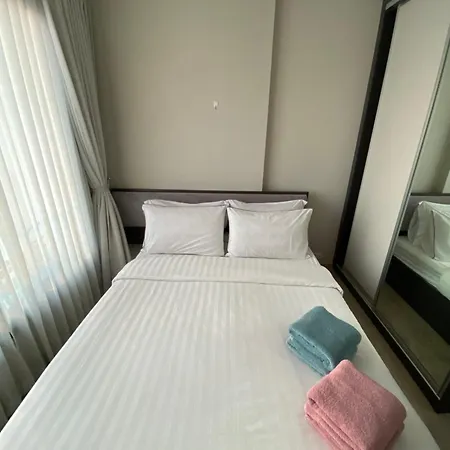 The Base In อพาร์ตโฮเทล *