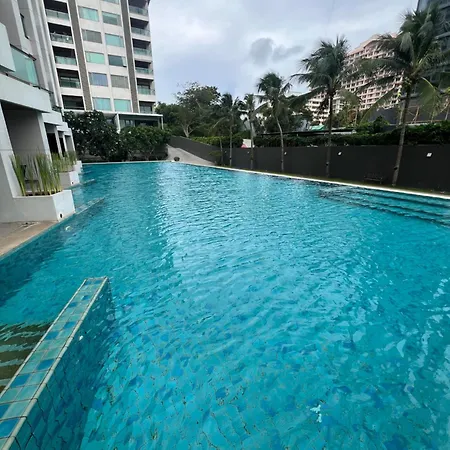 Ananya Beachfront Wongamat Paradise Apartment
