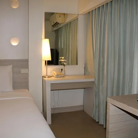 Hotel Sunshine & Residences 3*