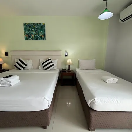 Sutus Court 1 Hotel