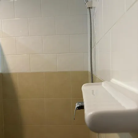 Hotel Sutus Court 1