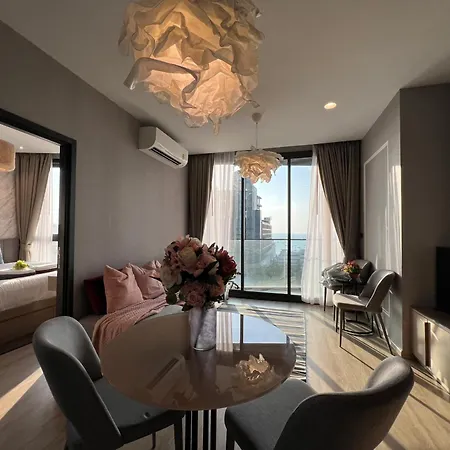 อพาร์ตโฮเทล Edge By Mickey 4*