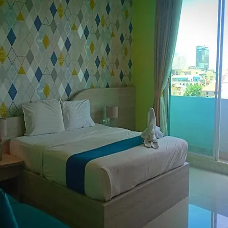 ดิ ไอคอนเพลซ 1 แอท พัทยากลาง โรงแรม Pattaya
