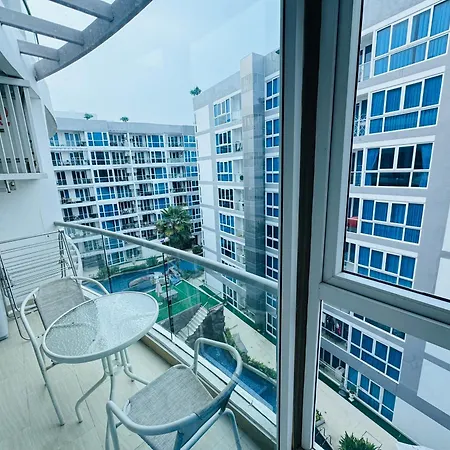 Patt Aya Grand Avenue 51sqm Family Room-pool View Pattaya