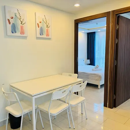 Family Of Grand Avenue Two Bedrs & Two Bathrs&cooking Available&washing Machine& Balcony With Access To Pool Apartment Pattaya