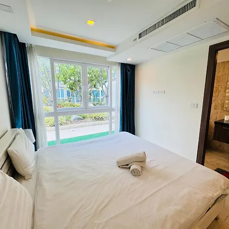 Family Of Grand Avenue Two Bedrs & Two Bathrs&cooking Available&washing Machine& Balcony With Access To Pool *