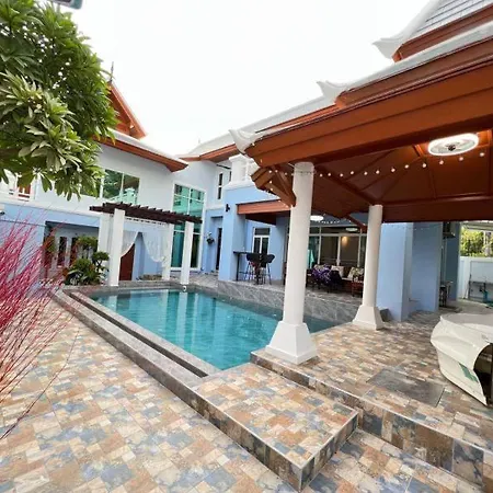 Bali Style Pool 1 Min From Big Buddha 5 Min From Villa Pattaya
