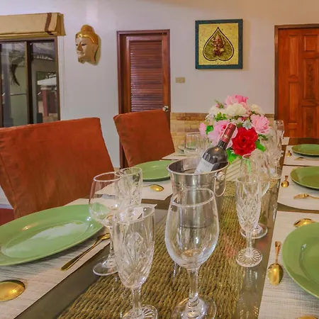 Ratana Near Walking Street And Beaches