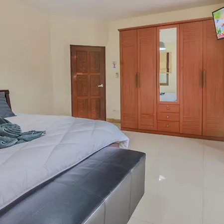 Ratana Near Walking Street And Beaches * Pattaya