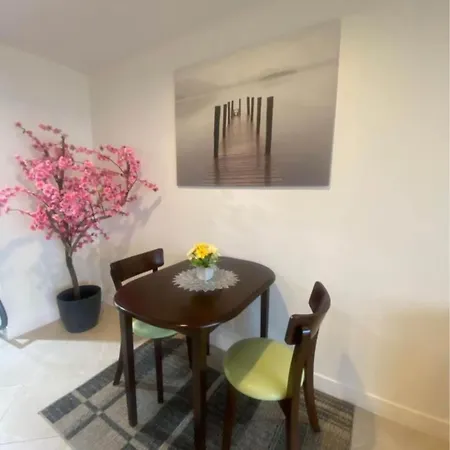 Strandnahes Apartment, 56 Qm & Kingsize Bett 2x2m, Ab 30 Tage Buchbar, Sonderpreise Fur Langzeitmieter Apartment