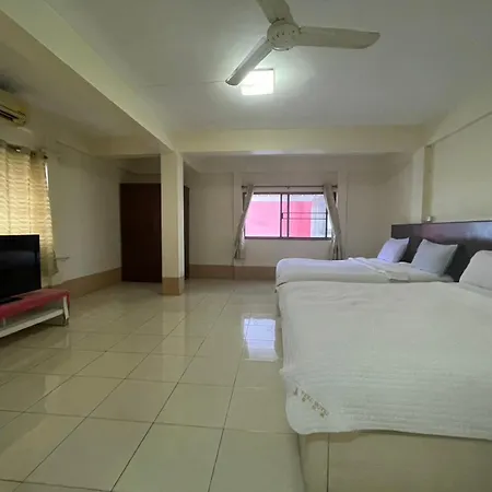 Oyo 75494 President บ้านพัก