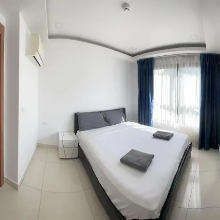 Arcadia Beach Condominium Holiday Apartment *