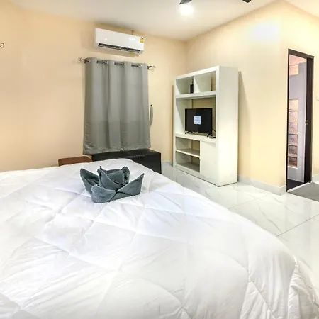 Corner Near Walking Street And Beaches *