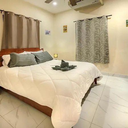Corner Near Walking Street And Beaches *