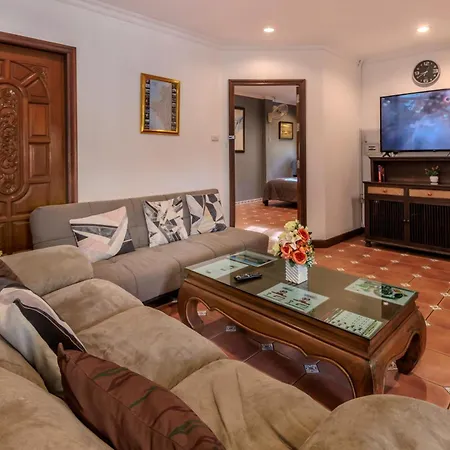 Viewbor Near Walking Street And Beaches Pattaya