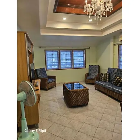 In Guest - Superbe Maison Emplacement Extra บ้านพัก