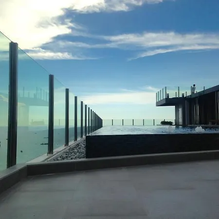Kaws Theme Modern 1br - High Floor Seaview