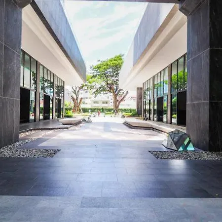 Kaws Theme Modern 1br - High Floor Seaview Pattaya