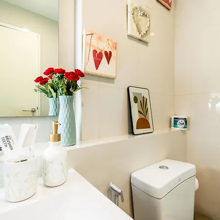 Apartment Kaws Theme Modern 1br - High Floor Seaview Pattaya