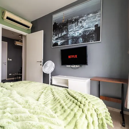 Apartment Kaws Theme Modern 1br - High Floor Seaview Pattaya