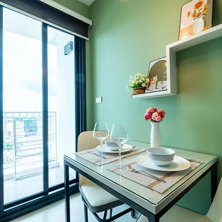 Kaws Theme Modern 1br - High Floor Seaview *