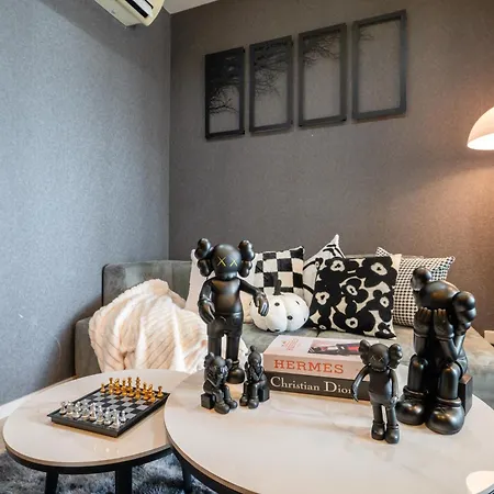 Kaws Theme Modern 1br - High Floor Seaview * Pattaya