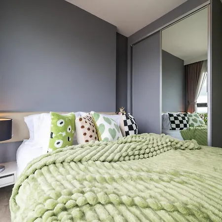 Apartment Kaws Theme Modern 1br - High Floor Seaview