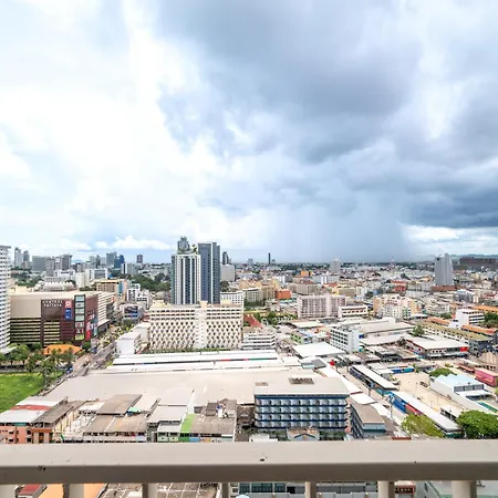 Apartment Kaws Theme Modern 1br - High Floor Seaview