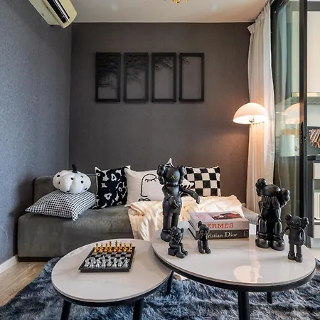 Kaws Theme Modern 1br - High Floor Seaview Apartment *