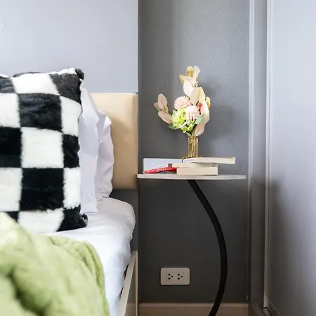 Kaws Theme Modern 1br - High Floor Seaview * Pattaya