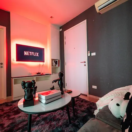 Kaws Theme Modern 1br - High Floor Seaview Pattaya