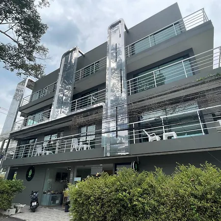 Palm Apartment *