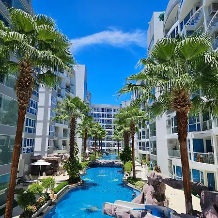 Grand Avenue By Youngs Pattaya