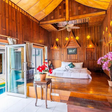 Romantic Pool - 6 Bedroom - Private Pool & Absolute Privacy - Perfect For Groups Villa Pattaya
