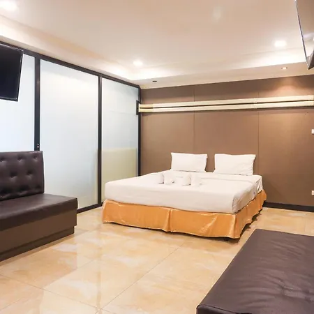 Land Royal 4*