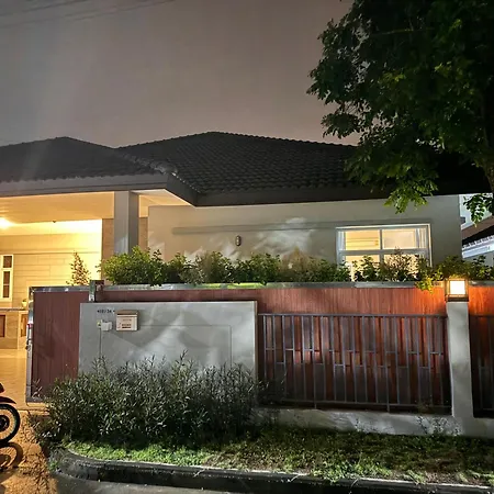 Villa 喧嚣都市绿荫花丛中的panalee别墅