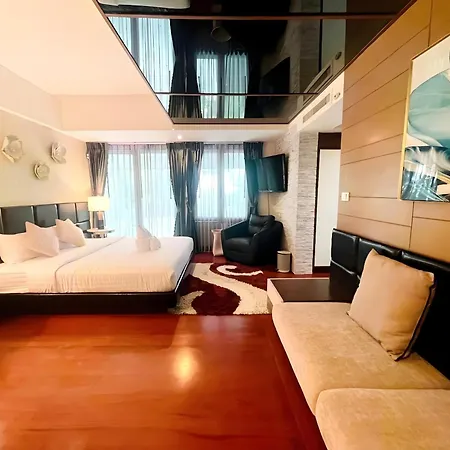 七星爱旅湾 私人海滩四卧别墅 * Pattaya