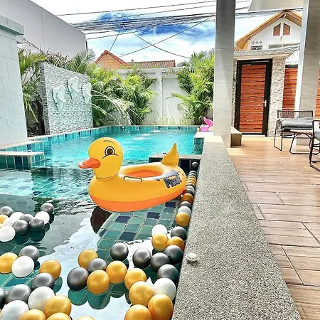 Villa H2中天海滩 风月步行街 市中心 Bbq 酒吧街 独栋别墅4卧5卫豪华装修芭提雅海天-悠舍泳池桑拿房别墅