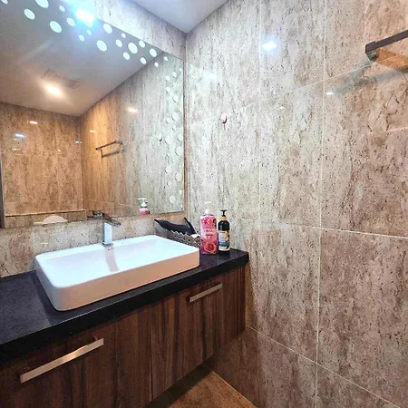 One Bedroom In Grand Avenue In Soi Buakaw