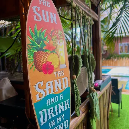 Smokers Beach Club & * Pattaya
