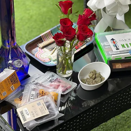 Smokers Beach Club & รีสอร์ท *