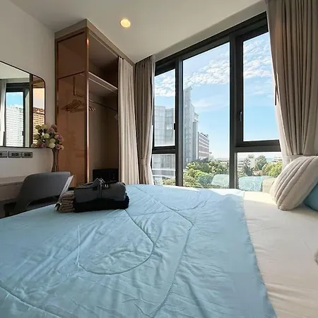 อพาร์ตโฮเทล Edge Monstera 4*