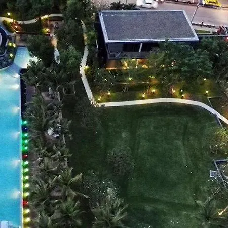 อพาร์ตโฮเทล Unixx High Floor Seaview Double Bedroom Pattaya