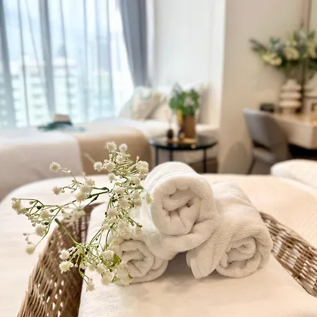Edge Cozy Vacation Infinite Sky Pool Apartment *