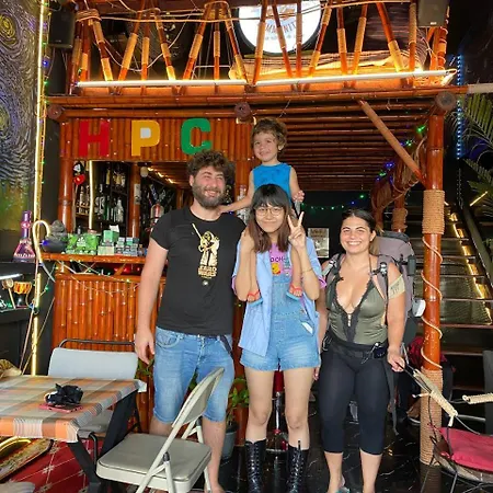 Happiness Community Wake & Bake - Rooftop Bar & Bistro *