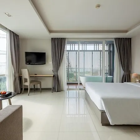 Prima Hotel 4*