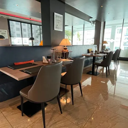 Apartment Arcadia Beach Condominium Pattaya